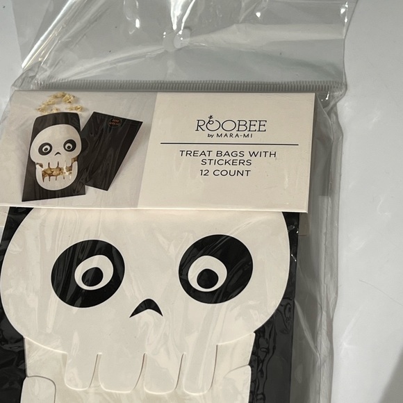 Roobee Skeleton Trick or Treat Bags with Stickers Set of 12 - Picture 2 of 9